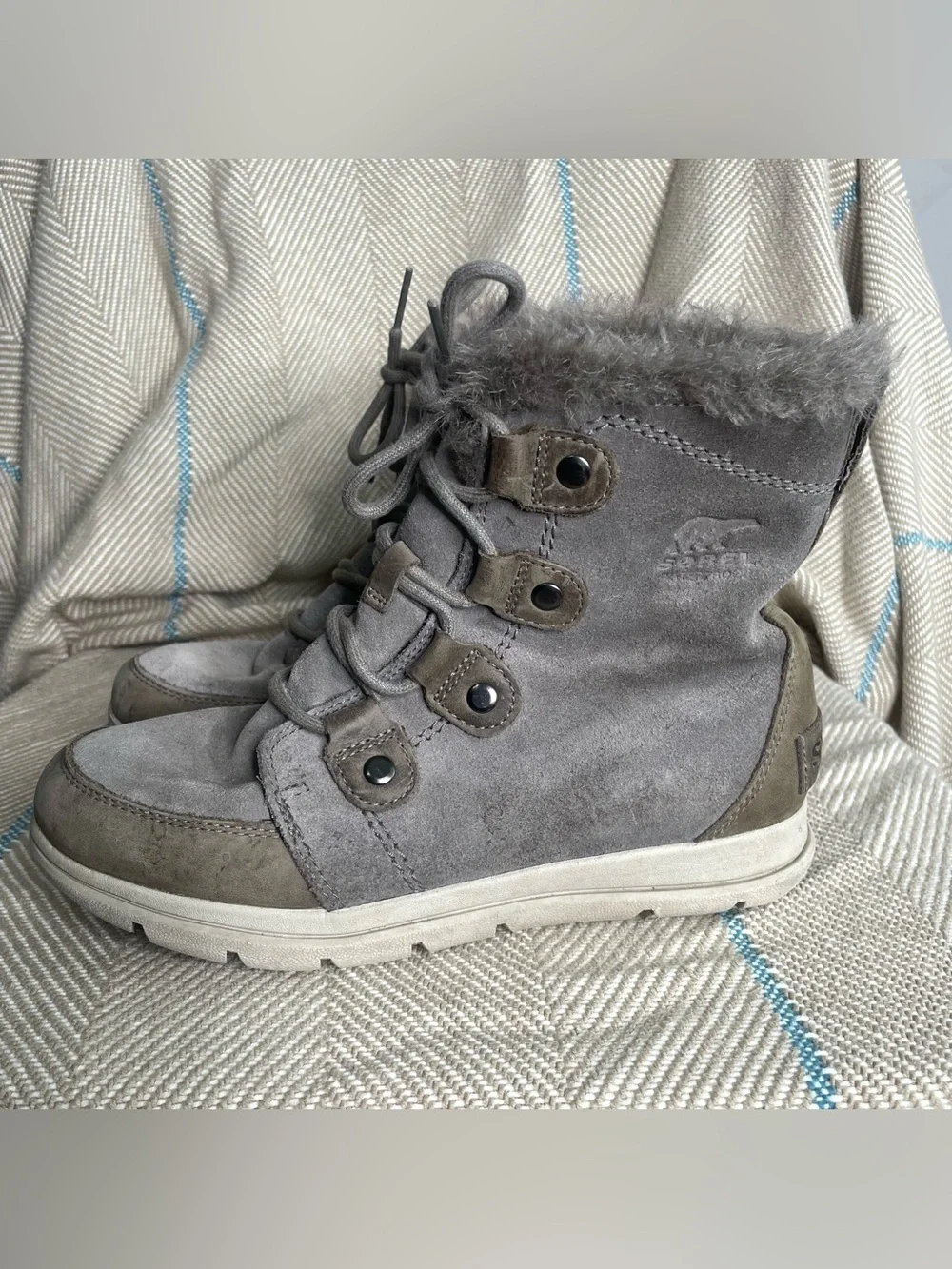 Sorel Women's Sz 8 Whitney Suede Faux Fur Waterproof Snow Winter Boots Grey